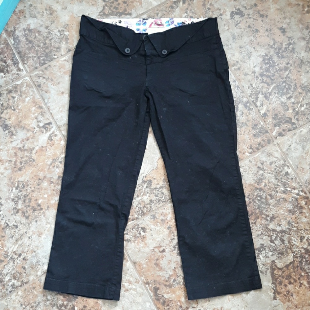 Black capri
